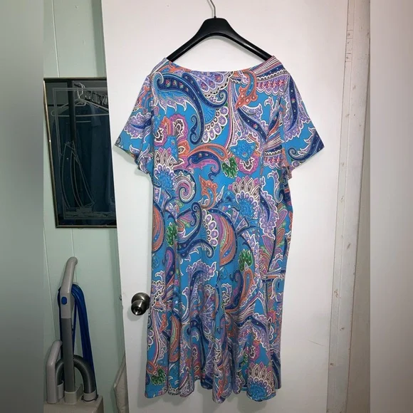 Dress - Picture 2 of 6